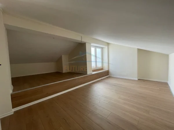 Tirane, shitet apartament 2+1+Ballkon Kati 3, 72 m² 170.000 € 