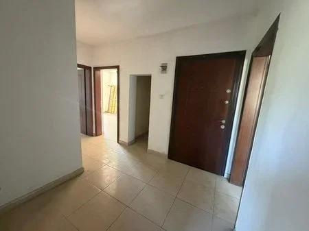 Tirane, shitet apartament 2+1+Ballkon Kati 4, 65 m² 155.000 € (Bulevardi Bajram Curri)