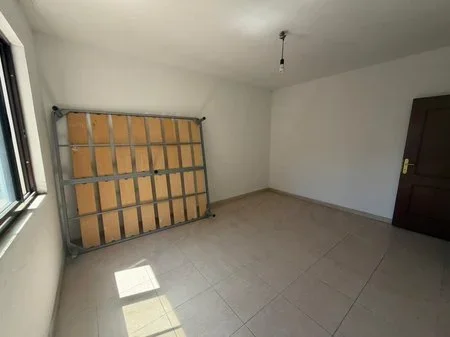 Tirane, shitet apartament 2+1+Ballkon Kati 4, 65 m² 155.000 € (Bulevardi Bajram Curri)