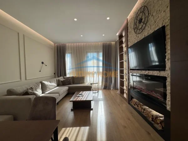 Tirane, jepet me qera apartament 1+1+Ballkon Kati 4, 78 m² 900 € (Rruga e Kavajes)
