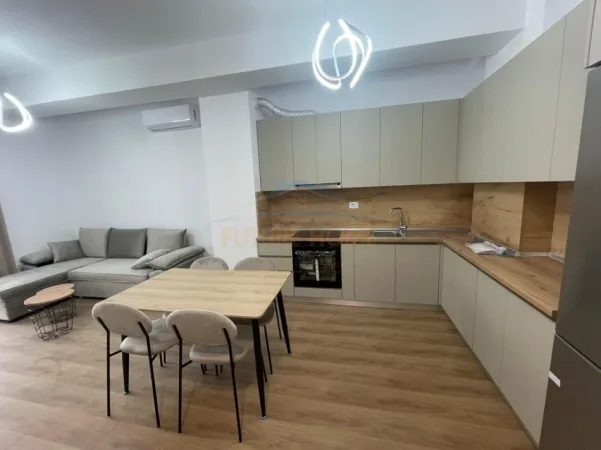 Tirane, jepet me qera apartament 1+1+Ballkon Kati 6, 63 m² 400 € (Ali Demi)