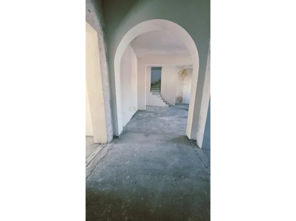 Durres, shitet apartament 5+1+Aneks+Ballkon Kati 5, 173 m² 260.000 € 