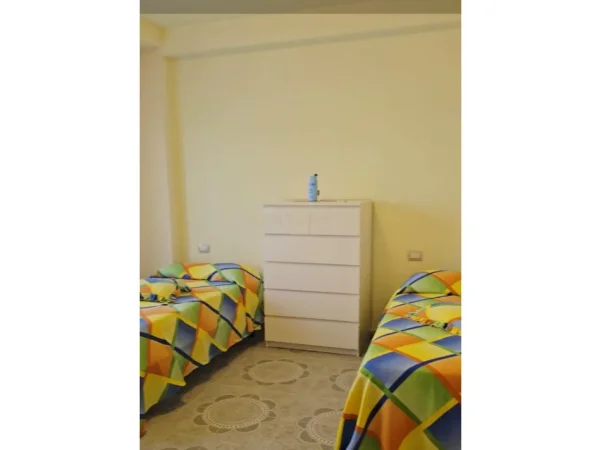 Durres, jepet me qera apartament 2+1+Ballkon Kati 9, 150 m² 700 € 