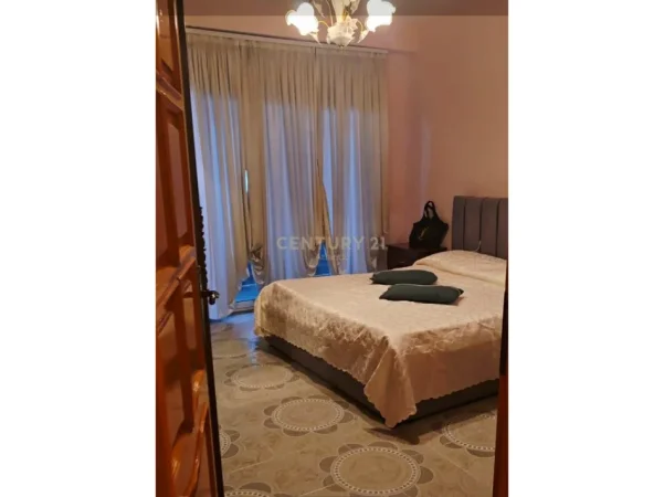 Durres, jepet me qera apartament 2+1+Ballkon Kati 9, 150 m² 700 € 