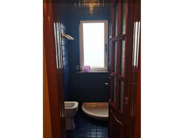 Durres, jepet me qera apartament 2+1+Ballkon Kati 9, 150 m² 700 € 