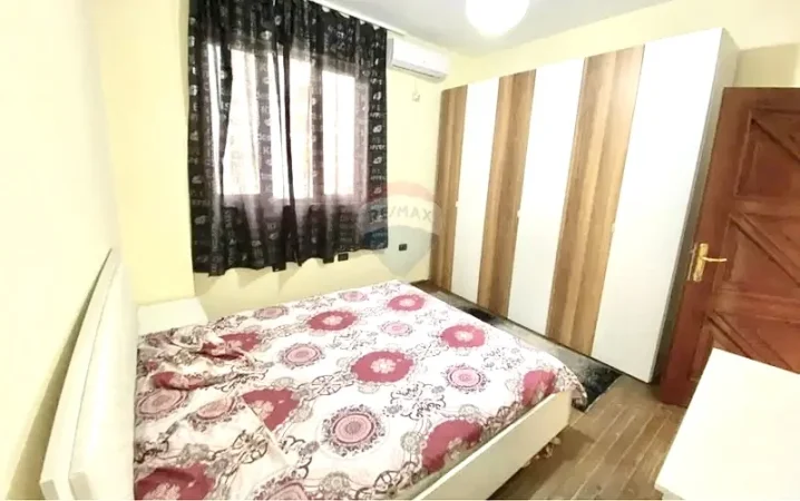 Tirane, jepet me qera apartament 2+1 Kati 2, 100 m² 550 € 