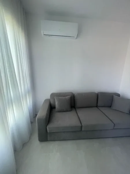 🏢 JEPEN APARTAMENTE ME QIRA – 5 MAJI , Fringo i Ri  550 € (5 Maj)