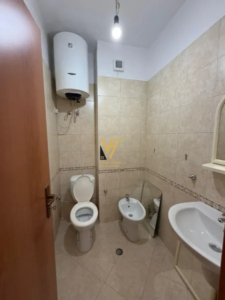 Tirane, shitet apartament 2+1+Ballkon Kati 1, 106 m² 250.000 € (KOMUNA E PARISIT)