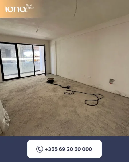Mali Robit, shitet apartament 2+1 Kati 3, 85 m²