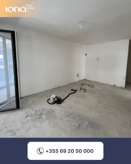 Mali Robit, shitet apartament 2+1 Kati 3, 85 m²