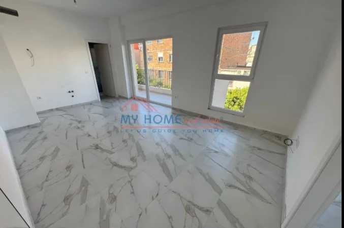 Tirane, jepet me qera zyre Kati 1, 70 m² 500 € (Rruga Dritan Hoxha)