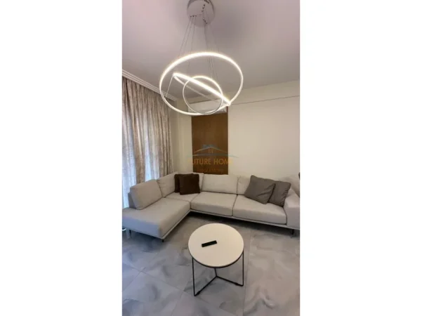 Tirane, jepet me qera apartament 1+1+Ballkon Kati 4, 850 € 