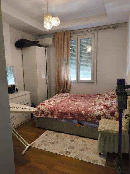 Tirane, shitet apartament 2+1+Ballkon Kati 1, 106 m² (rruga 5 maji)