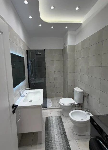 Tirane, shitet apartament 2+1 , 104 m² 215.000 € 