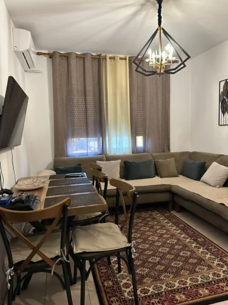 Tirane, jepet me qera apartament 1+1 Kati 8, 65 m² 600 € (Stadiumi Dinamo)