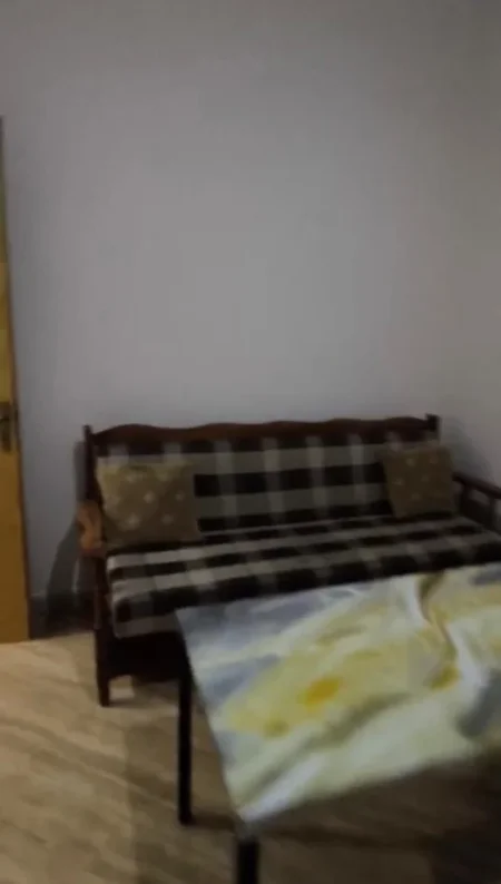 Tirane, jepet me qera apartament 1+1 Kati 6, 60 m² 400 € (Rruga Reshit Petrela)