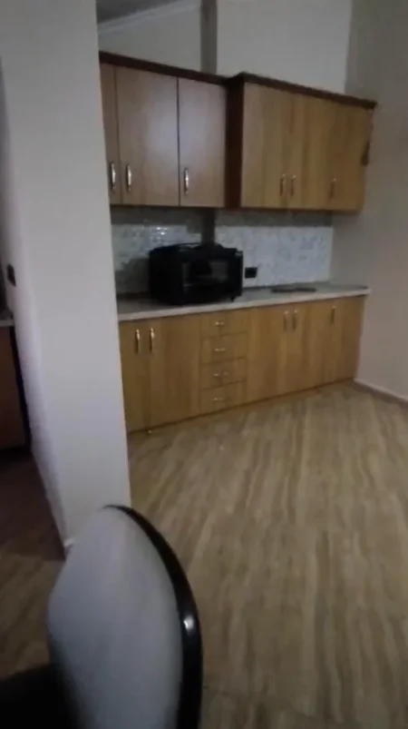 Tirane, jepet me qera apartament 1+1 Kati 6, 60 m² 400 € (Rruga Reshit Petrela)