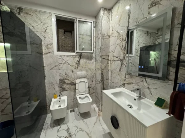 Tirane, shitet apartament 1+1 Kati 3, 185.000 € 