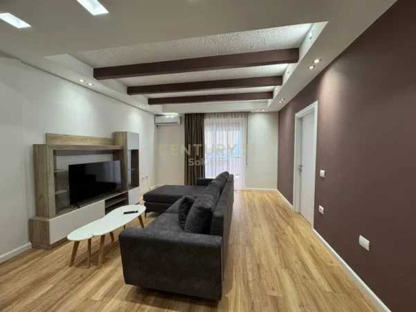 Tirane, shitet apartament 1+1 Kati 3, 185.000 € 