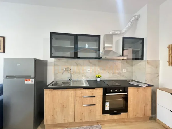 Tirane, jepet me qera apartament 1+1+Ballkon Kati 3, 48 m² 420 € (Kompleksi Kimi, Ali Demi)