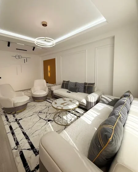 Tirane, jepet me qera apartament 2+1 , 110 m² 620 € 