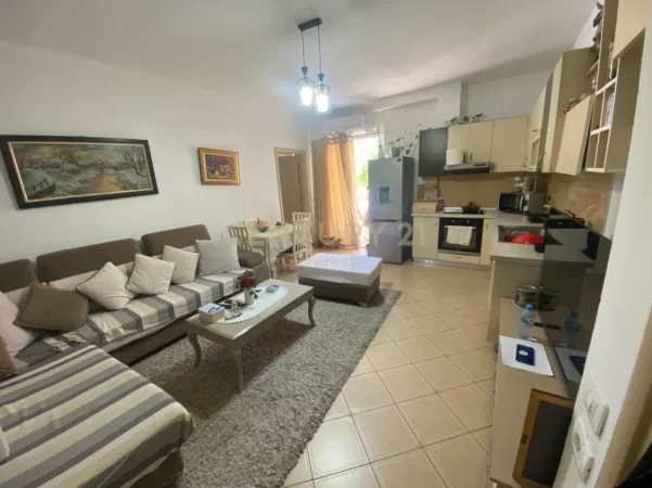 Tirane, shitet apartament 1+1 Kati 3, 130.000 € 