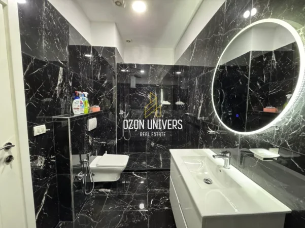 Tirane, jepet me qera apartament 1+1+Ballkon Kati 9, 87 m² 800 € (Qendër)