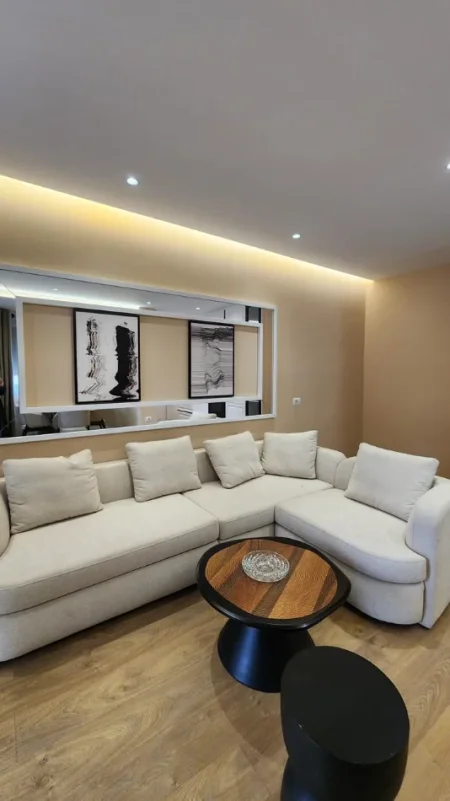 Tirane, shitet apartament 2+1+Ballkon Kati 3, 118 m² 350.000 € (Rruga e Durresit)