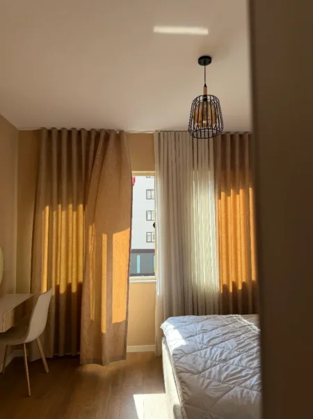 Tirane, jepet me qera apartament 2+1 Kati 3, 77 m² 580 € (Yzberisht)