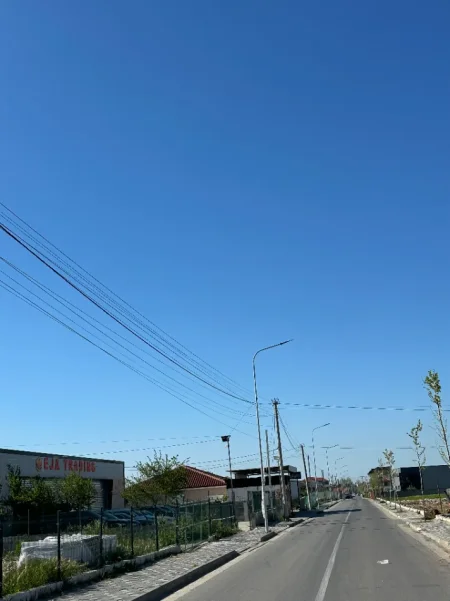 Shitet toke ne Kamëz, 4.200 m² 70.000 €/1000 m2