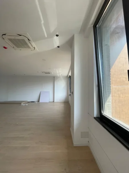 Tirane, jepet me qera zyre Kati 5, 140 m² 2.380 € (Kompleksi Delijorgji)
