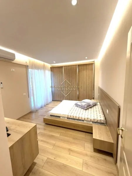 Tirane, jepet me qera 2+1 , 120 m² 1.000 € 