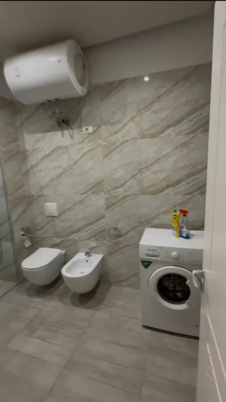 Tirane, jepet me qera apartament 1+1 Kati 2, 70 m² 500 € (Astir)