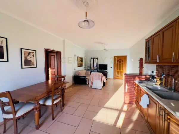 Shqiperi, shitet apartament 1+1 Kati 4, 63 m² 