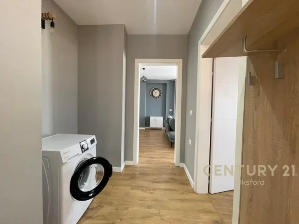 Tirane, jepet me qera apartament 2+1 Kati 3, 123 m² 800 € (kopshti botanik)