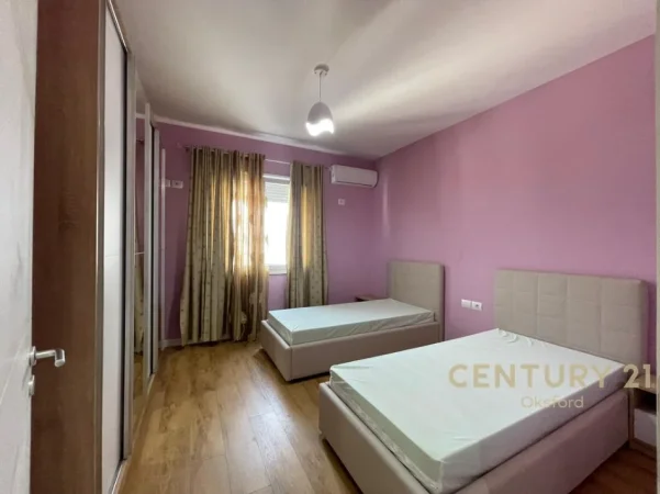 Tirane, jepet me qera apartament 2+1 Kati 3, 123 m² 800 € (kopshti botanik)