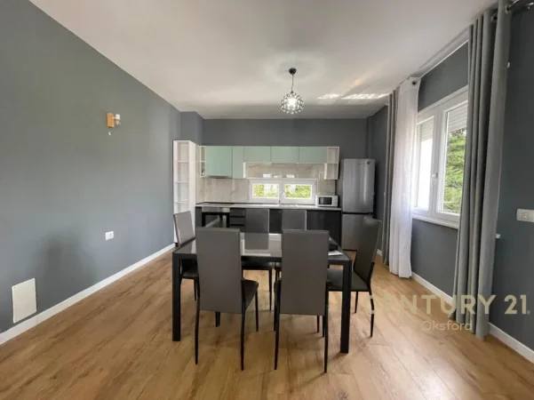 Tirane, jepet me qera apartament 2+1 Kati 3, 123 m² 800 € (kopshti botanik)