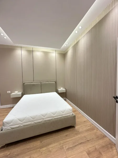 Tirane, shitet apartament 2+1 Kati 1, 104 m² 2000€ (Yzberisht)