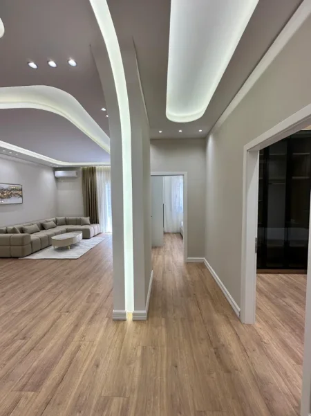Tirane, shitet apartament 2+1 Kati 1, 104 m² 2000€ (Yzberisht)