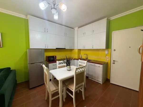 Tirane, jepet me qera apartament 1+1 Kati 2, 61 m² 500 € 