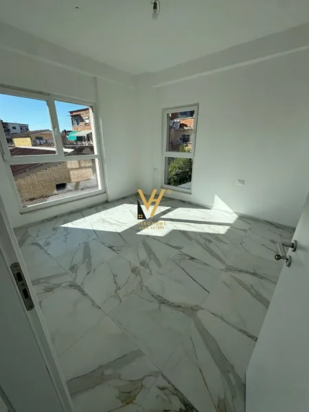 Tirane, jepet me qera zyre Kati 2, 65 m² 520 € (RRUGA DRITAN HOXHA)