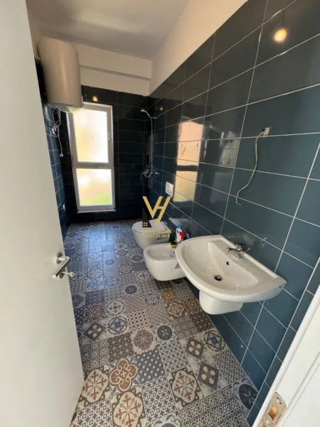 Tirane, jepet me qera zyre Kati 2, 65 m² 520 € (RRUGA DRITAN HOXHA)