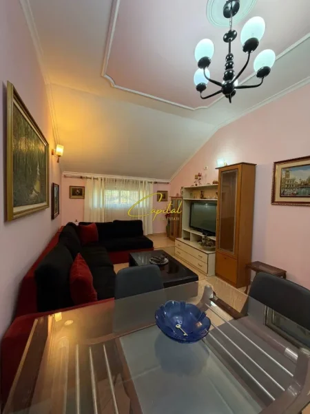 Tirane, jepet me qera apartament 2+1 Kati 6, 80 m² 500 € (QENDER)
