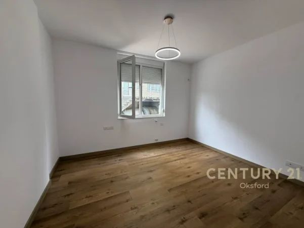 Tirane, shitet apartament 2+1 Kati 2, 101 m² 250.000 € 