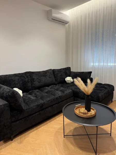Tirane, jepet me qera apartament 1+1 Kati 1, 60 m² 850 € (Liqeni Artificial)
