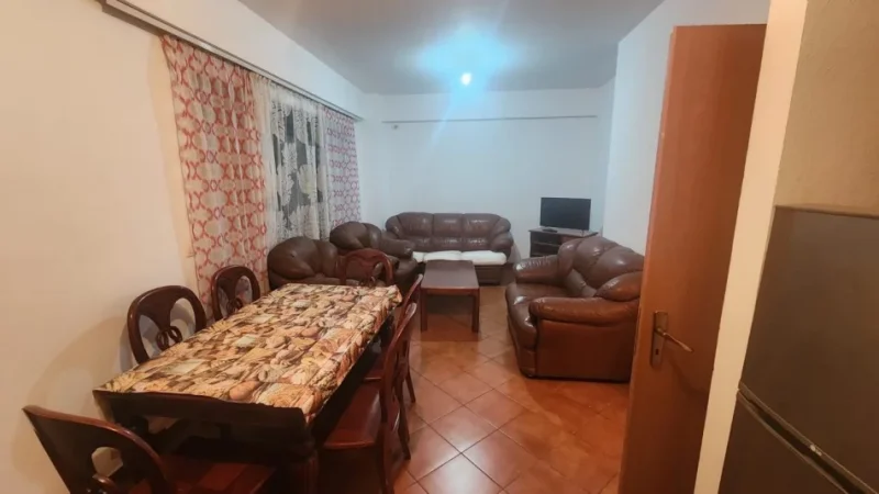 Tirane, jepet me qera apartament 2+1 Kati 1, 100 m² 500 € (Rruga Irfan Tomini)