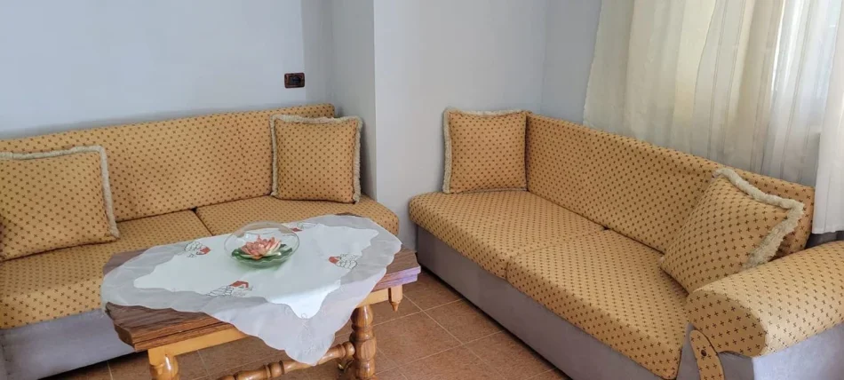 Tirane, jepet me qera apartament 1+1 65 m² 350 € (Rruga E Dibres)
