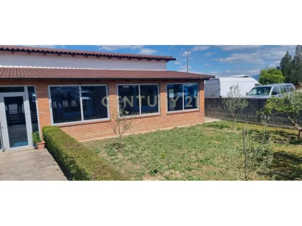 Berat, shitet lokal Kati 0, 499 m² 210.000 € (Berat)