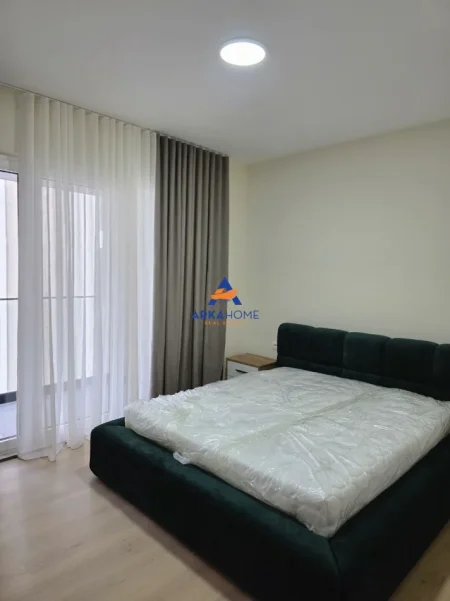 Tirane, jepet me qera apartament 2+1+Ballkon Kati 3, 100 m² 631 € 