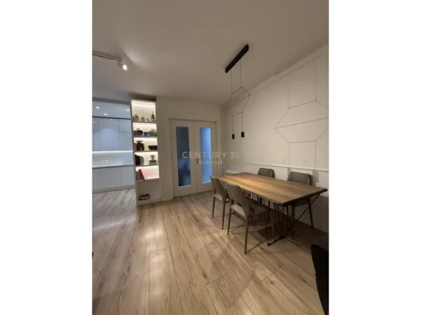 Tirane, shitet apartament 3+1+Ballkon Kati 5, 136 m² 450.000 € (delijorgji)